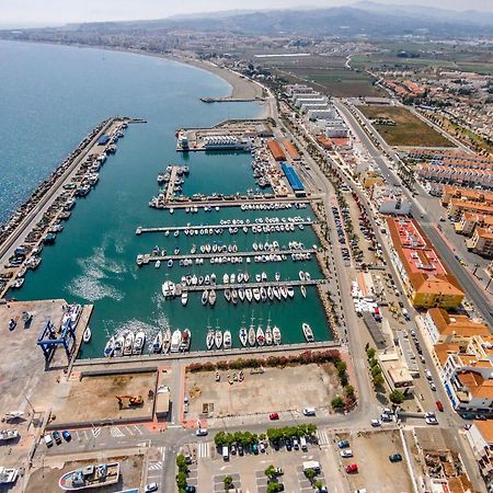 Puerto Caleta Dream - Alojamientos La Torre Калета Де Велес Екстериор снимка