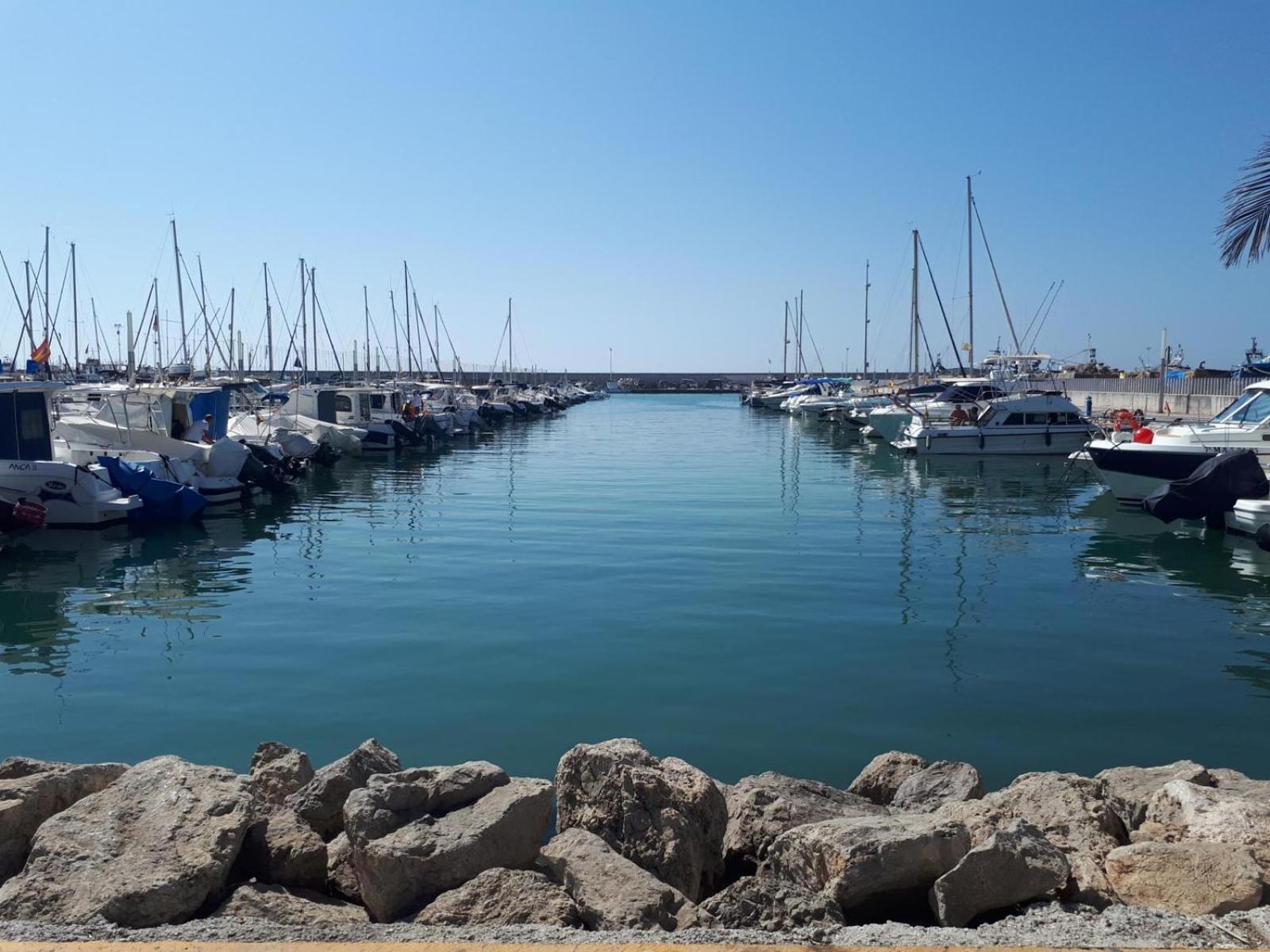 Puerto Caleta Dream - Alojamientos La Torre Калета Де Велес Екстериор снимка